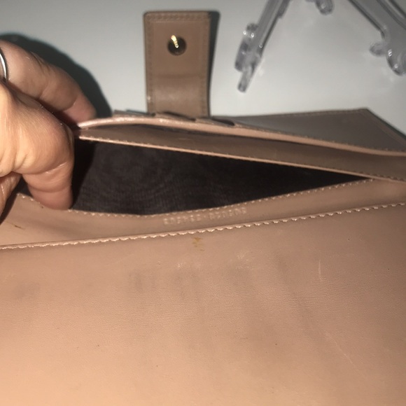 GUCCI BLUSH MONOGRAM WALLET WITH CHAIN - Picture 9 of 15